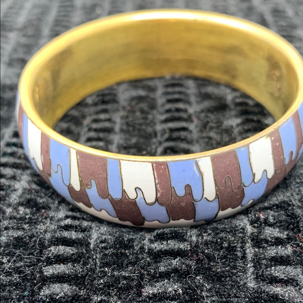Elegant Gold and Multicolor Bracelet